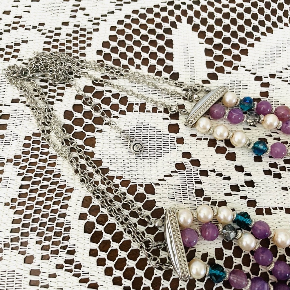 Elegant Multicolor Beaded Necklace - Picture 4 of 8